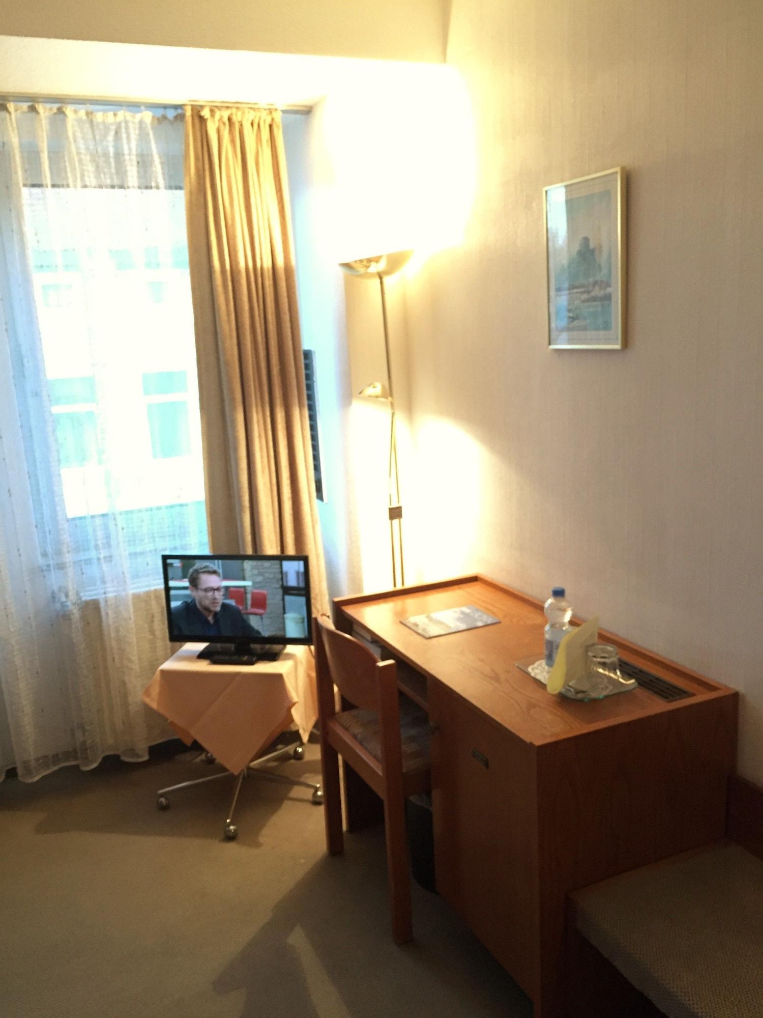 Hotel Ambassador Бон Екстериор снимка