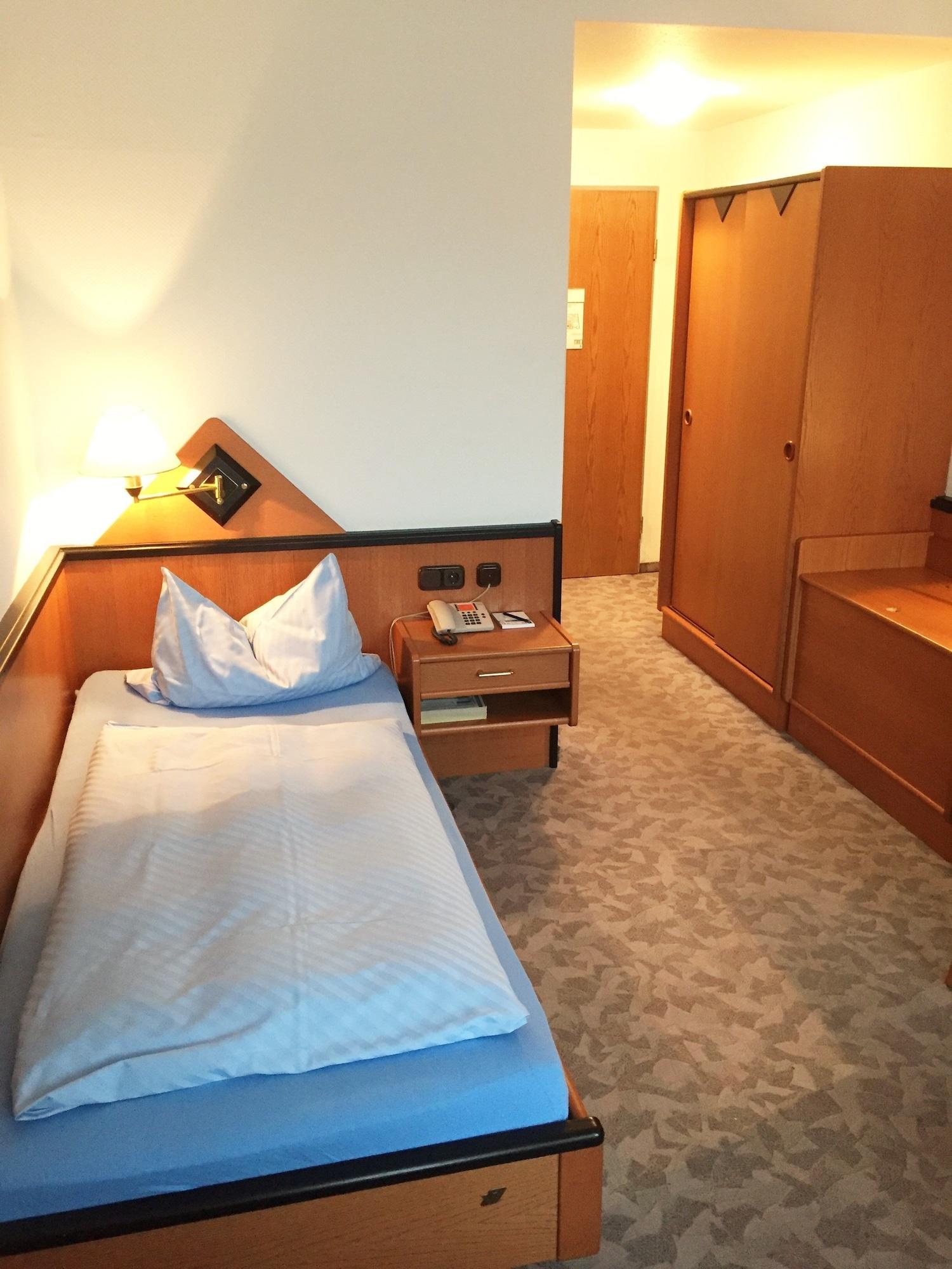Hotel Ambassador Бон Екстериор снимка