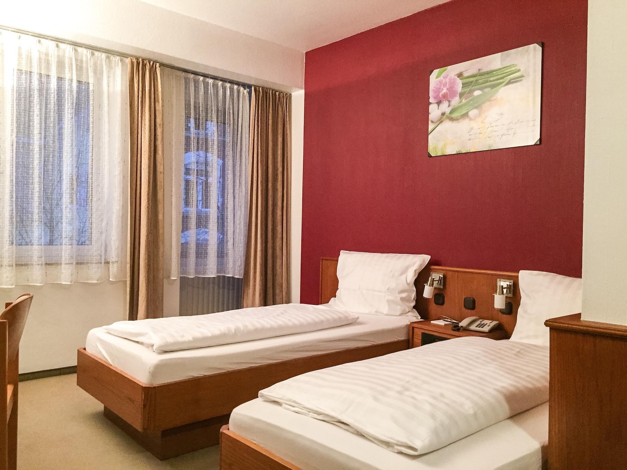 Hotel Ambassador Бон Екстериор снимка