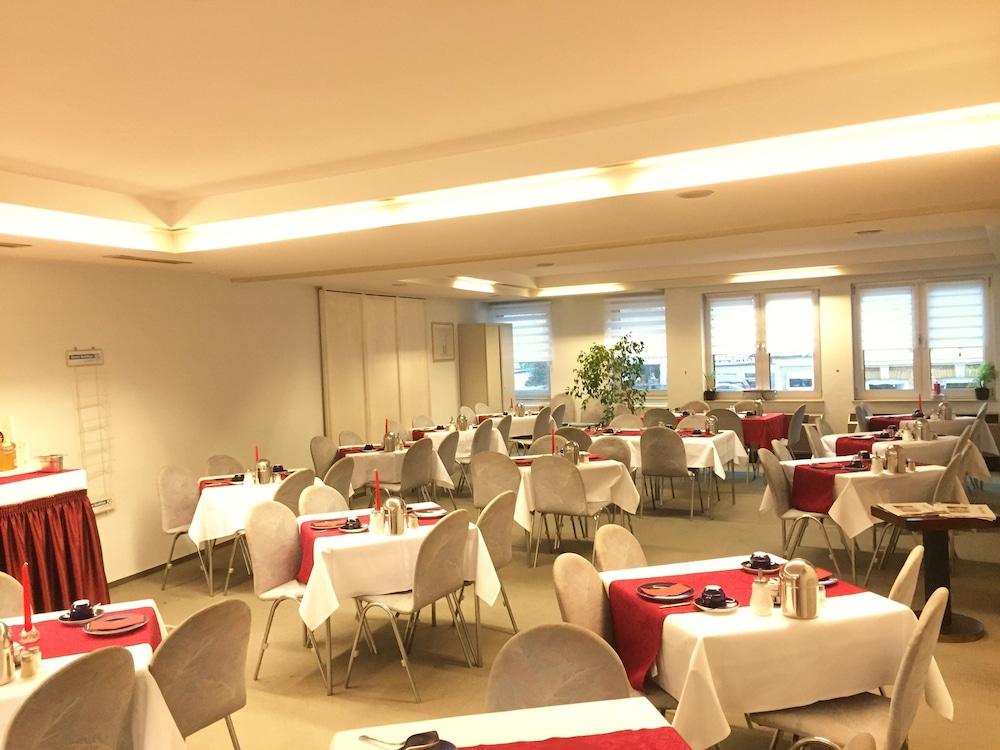 Hotel Ambassador Бон Екстериор снимка