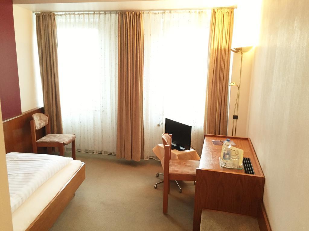 Hotel Ambassador Бон Стая снимка