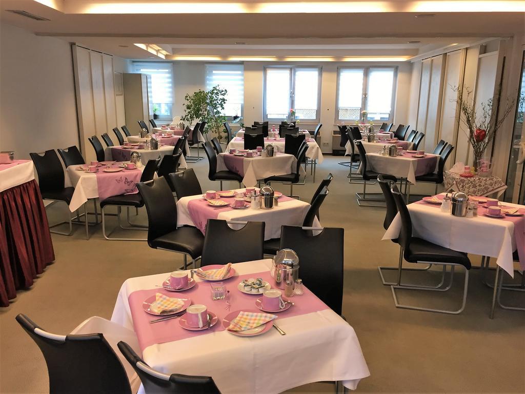 Hotel Ambassador Бон Екстериор снимка