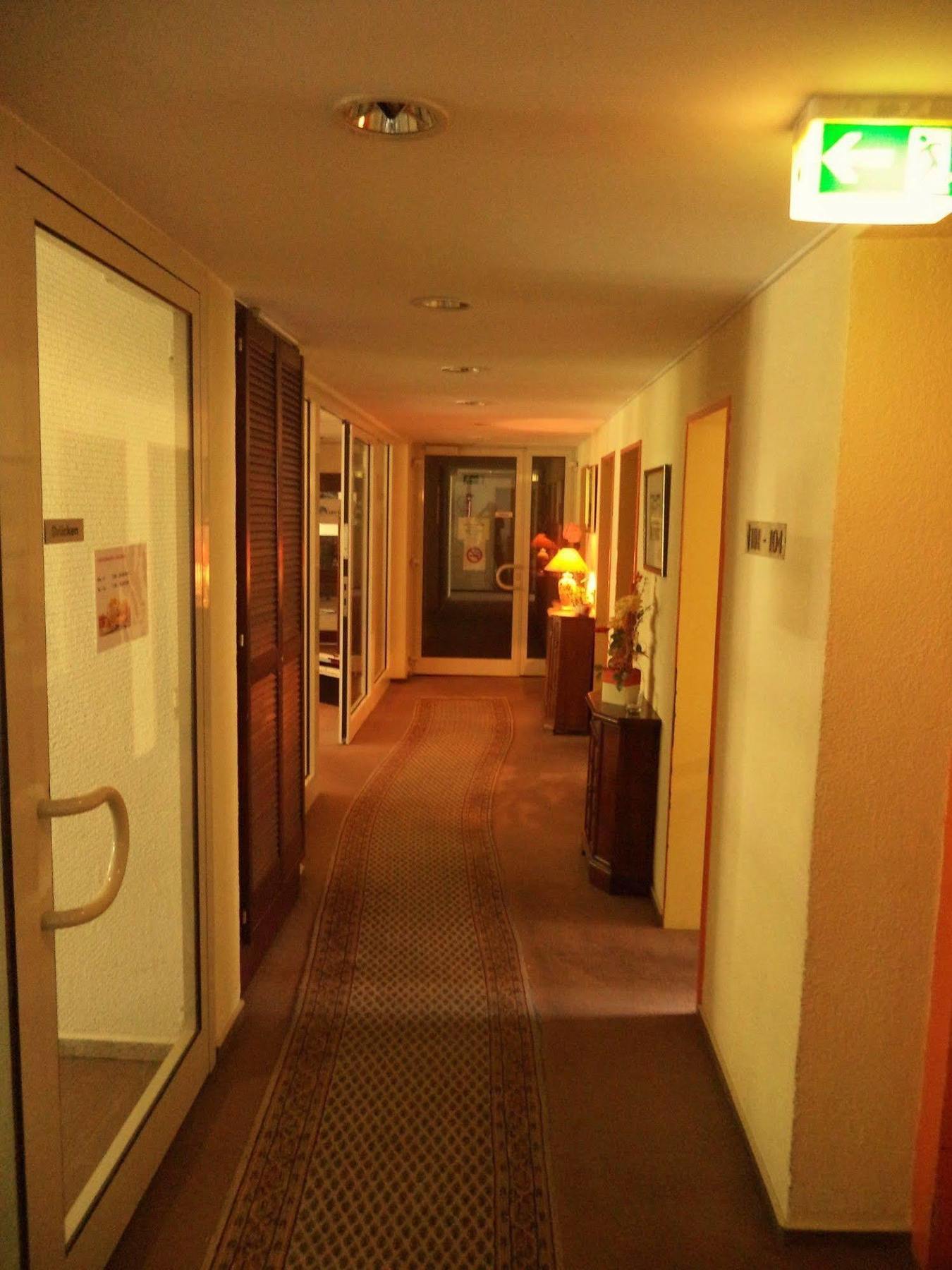 Hotel Ambassador Бон Екстериор снимка